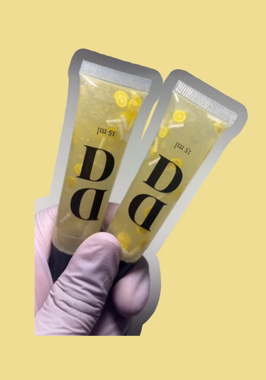 Lemon Meringue squeeze lacquer