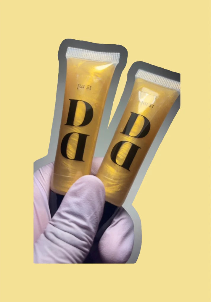 Bombshell squeeze lacquer