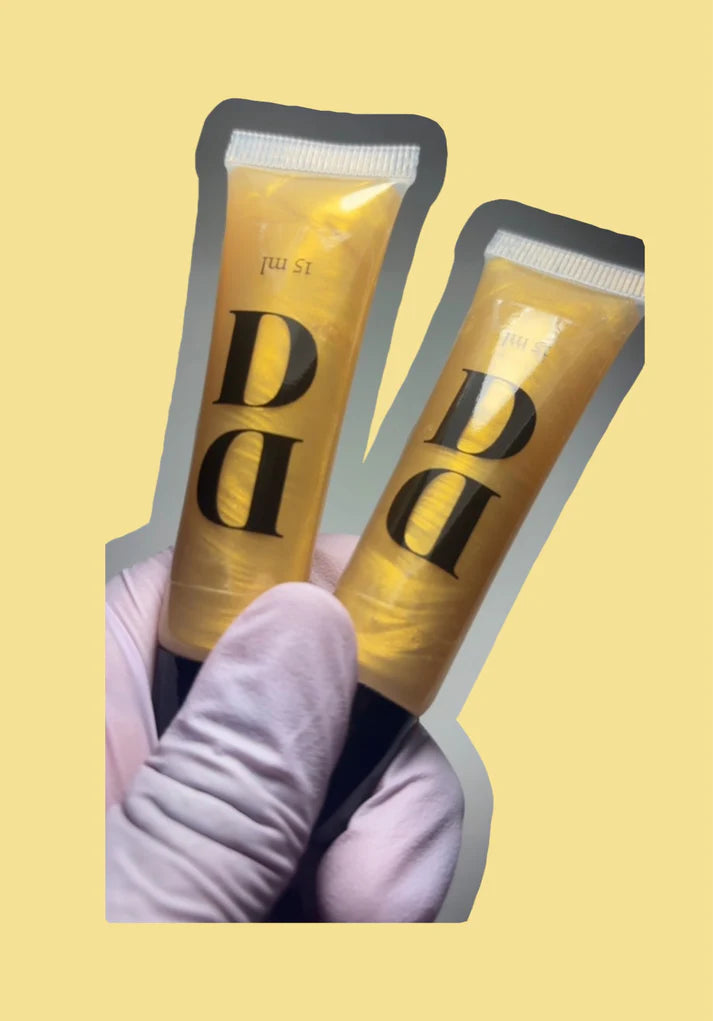 Bombshell squeeze lacquer