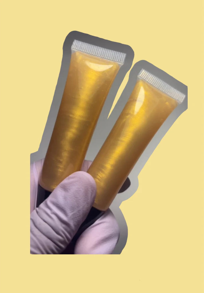 Bombshell squeeze lacquer