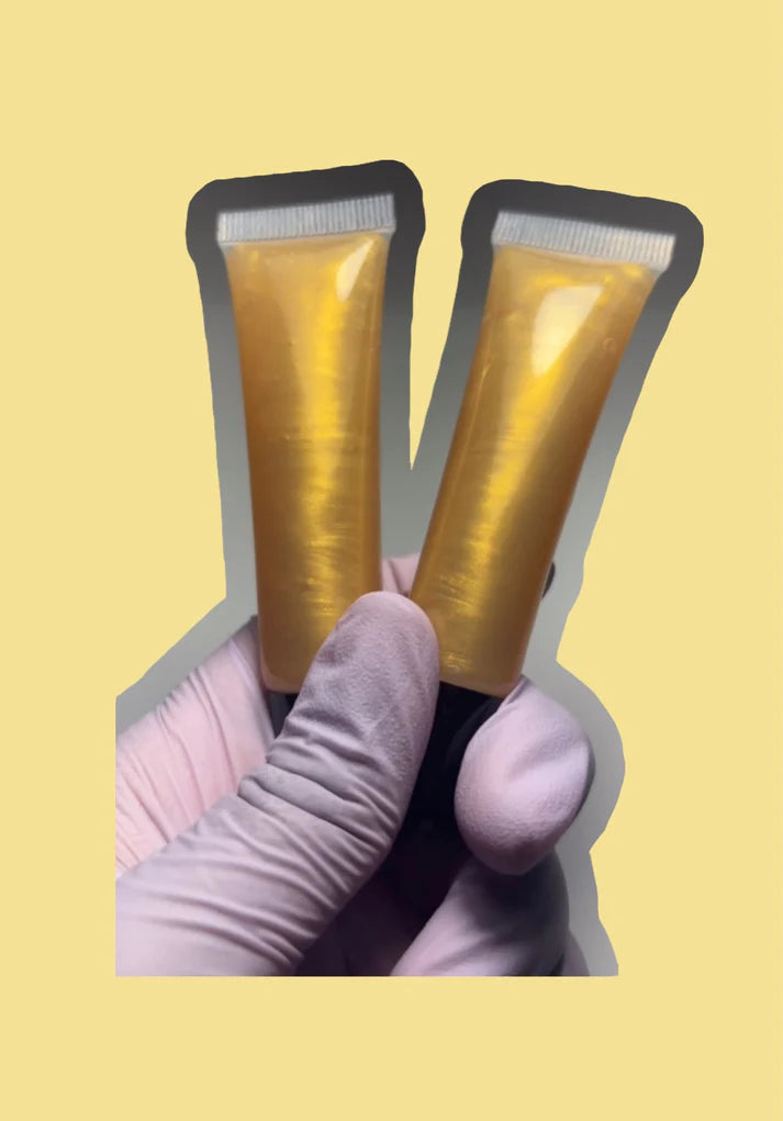 Bombshell squeeze lacquer